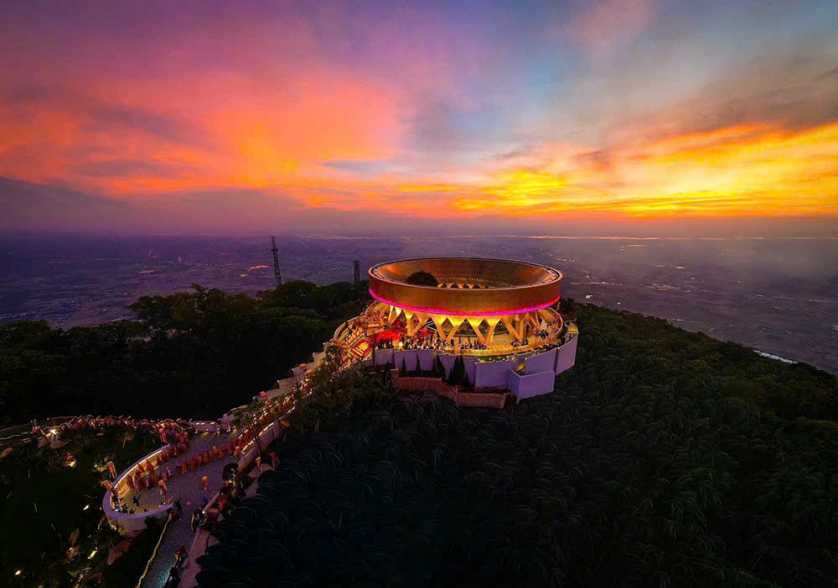 tượng câu na hàm mâu ni