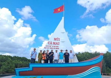 Ba nô biểu tượng mũi Cà Mau