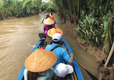 Tàu tham quan trên sông trong - tour miền tây  1 ngày