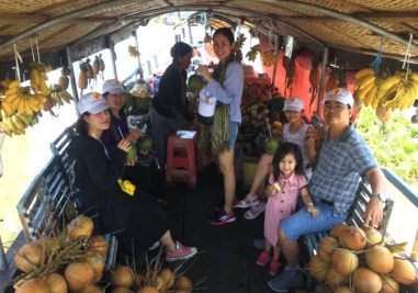 tau-ban-trai-cay-cho-noi-cai-be-01